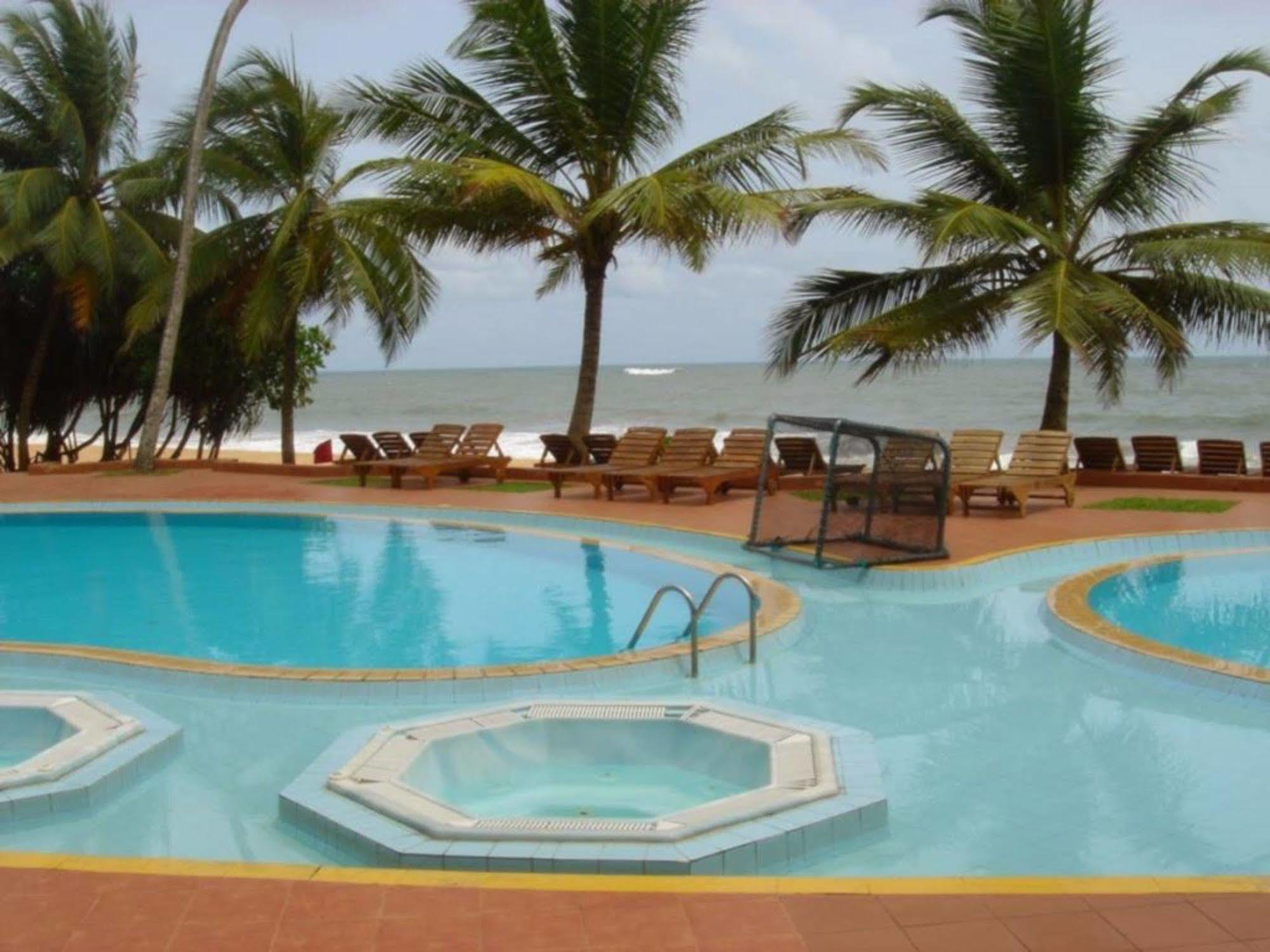 Induruwa Beach Resort Eksteriør bilde